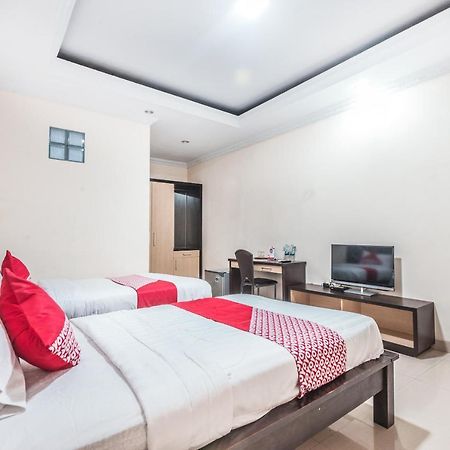 Oyo 1667 Wisma Lux Barkah Jacarta Exterior foto