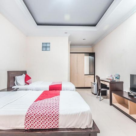 Oyo 1667 Wisma Lux Barkah Jacarta Exterior foto