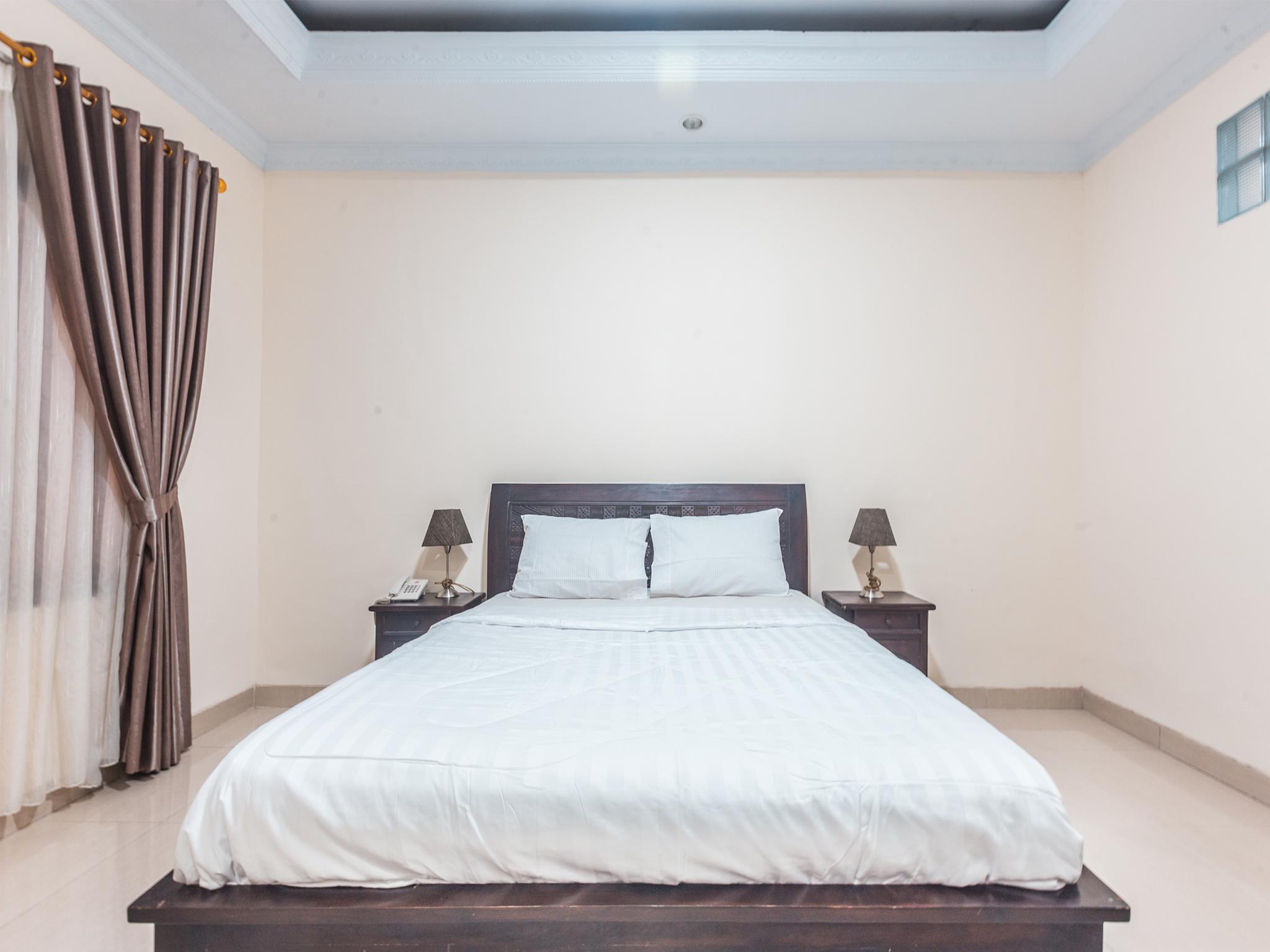 Oyo 1667 Wisma Lux Barkah Jacarta Exterior foto