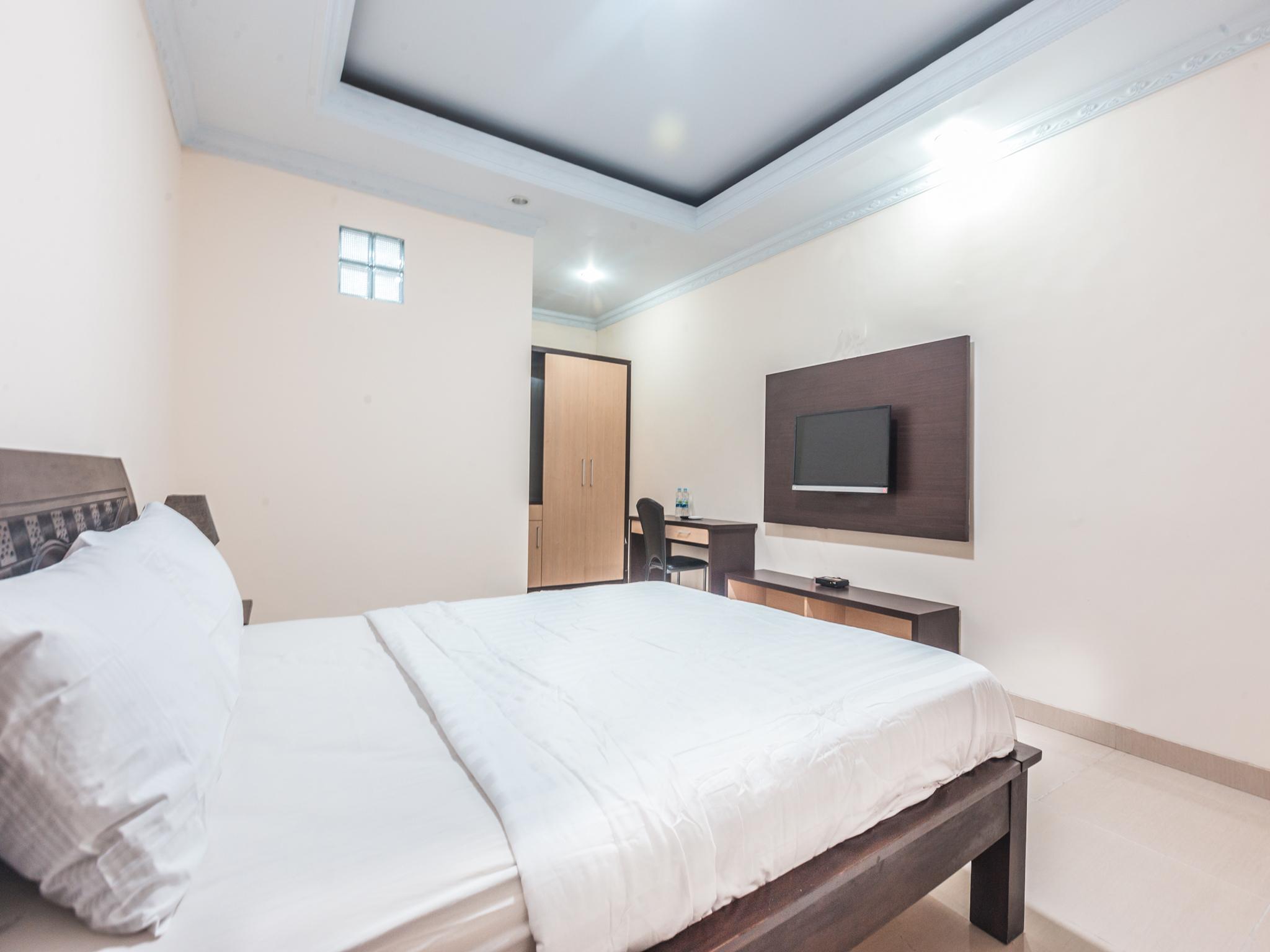 Oyo 1667 Wisma Lux Barkah Jacarta Exterior foto