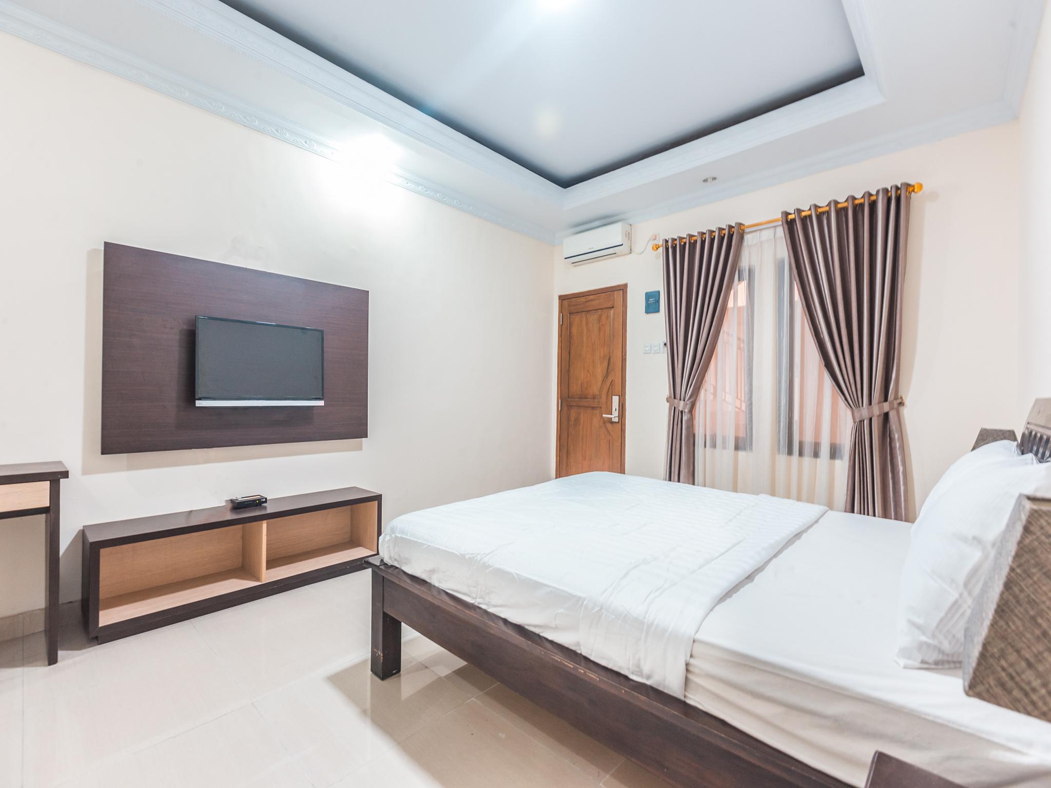 Oyo 1667 Wisma Lux Barkah Jacarta Exterior foto