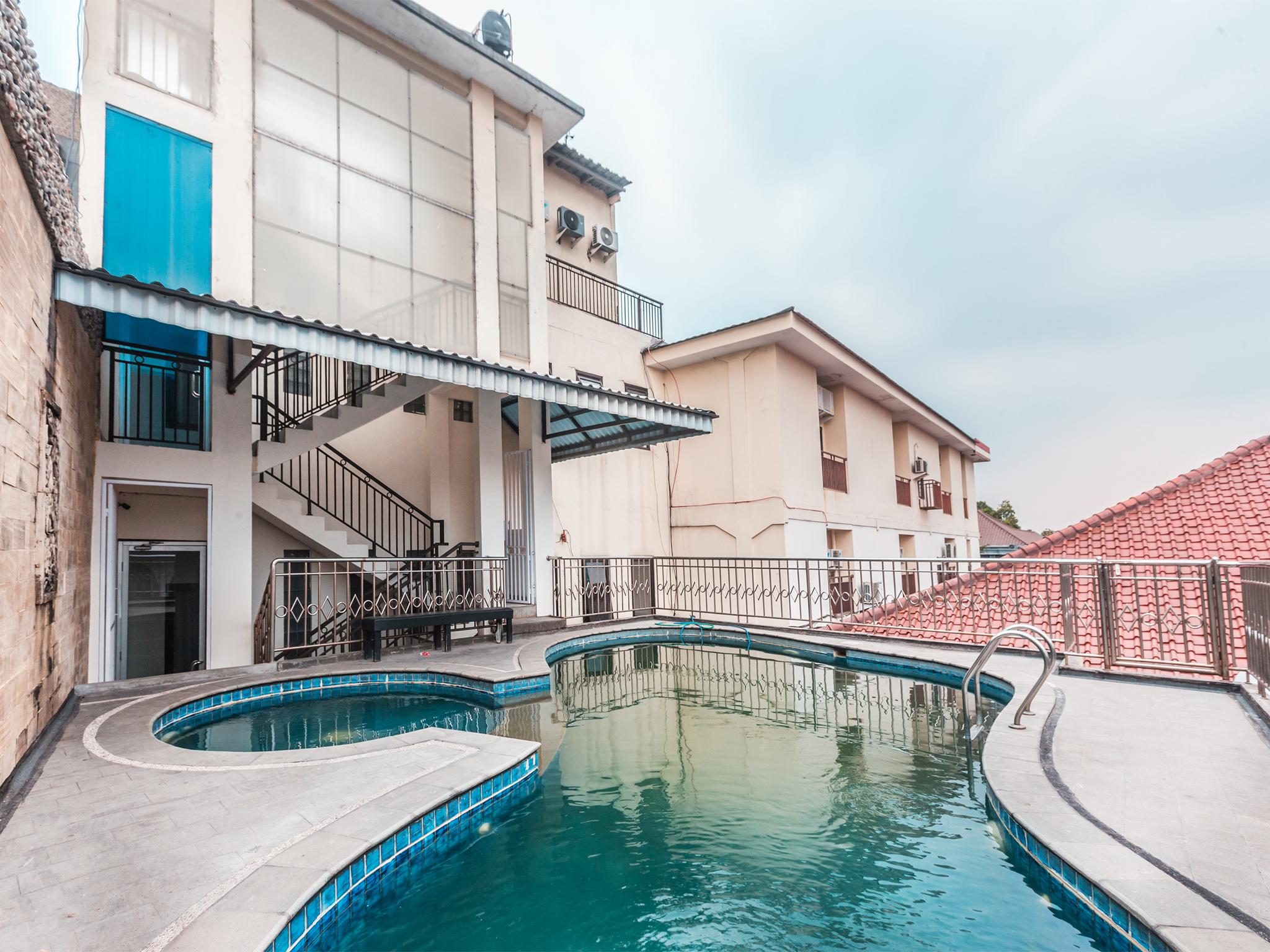 Oyo 1667 Wisma Lux Barkah Jacarta Exterior foto