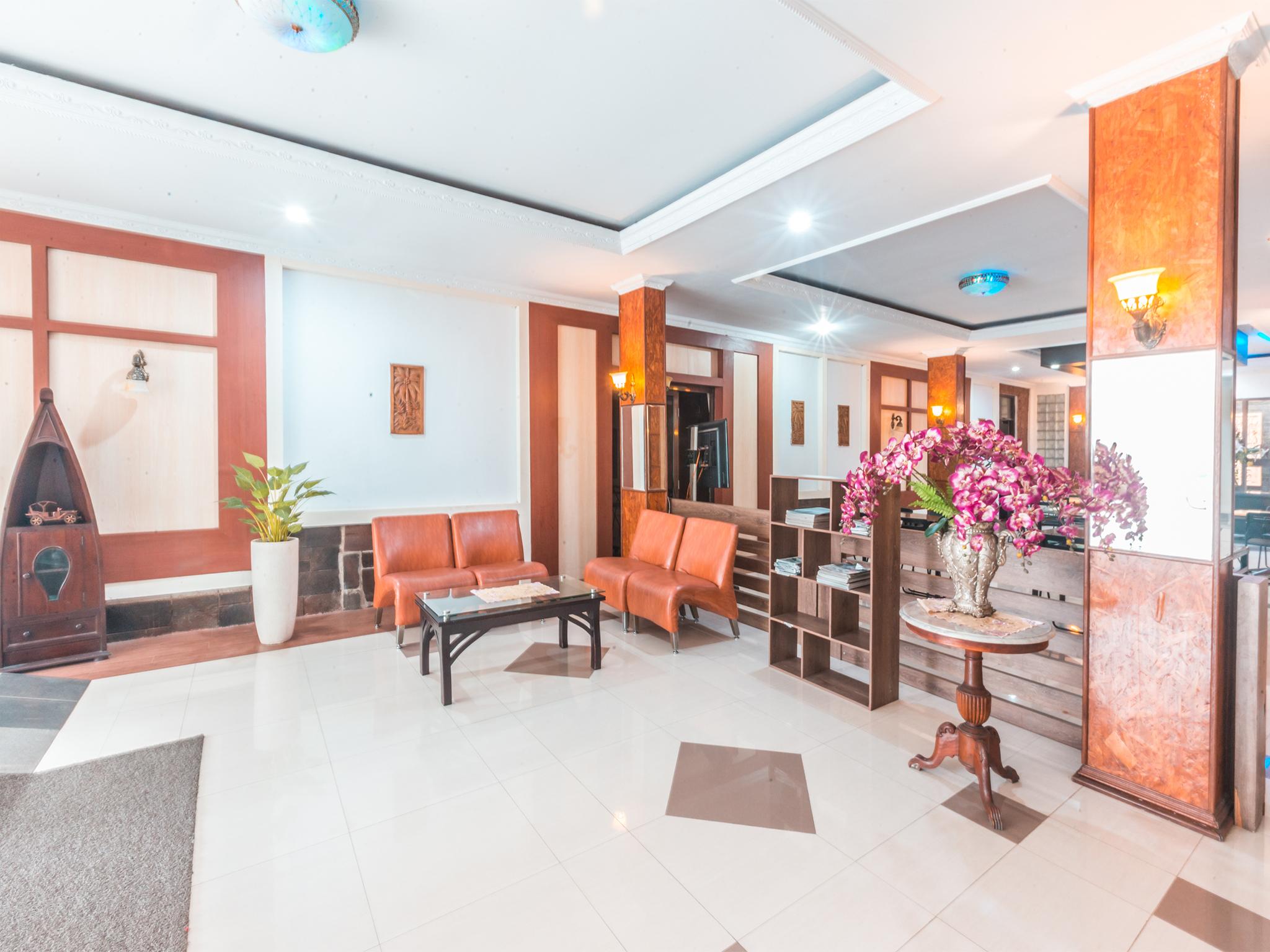 Oyo 1667 Wisma Lux Barkah Jacarta Exterior foto