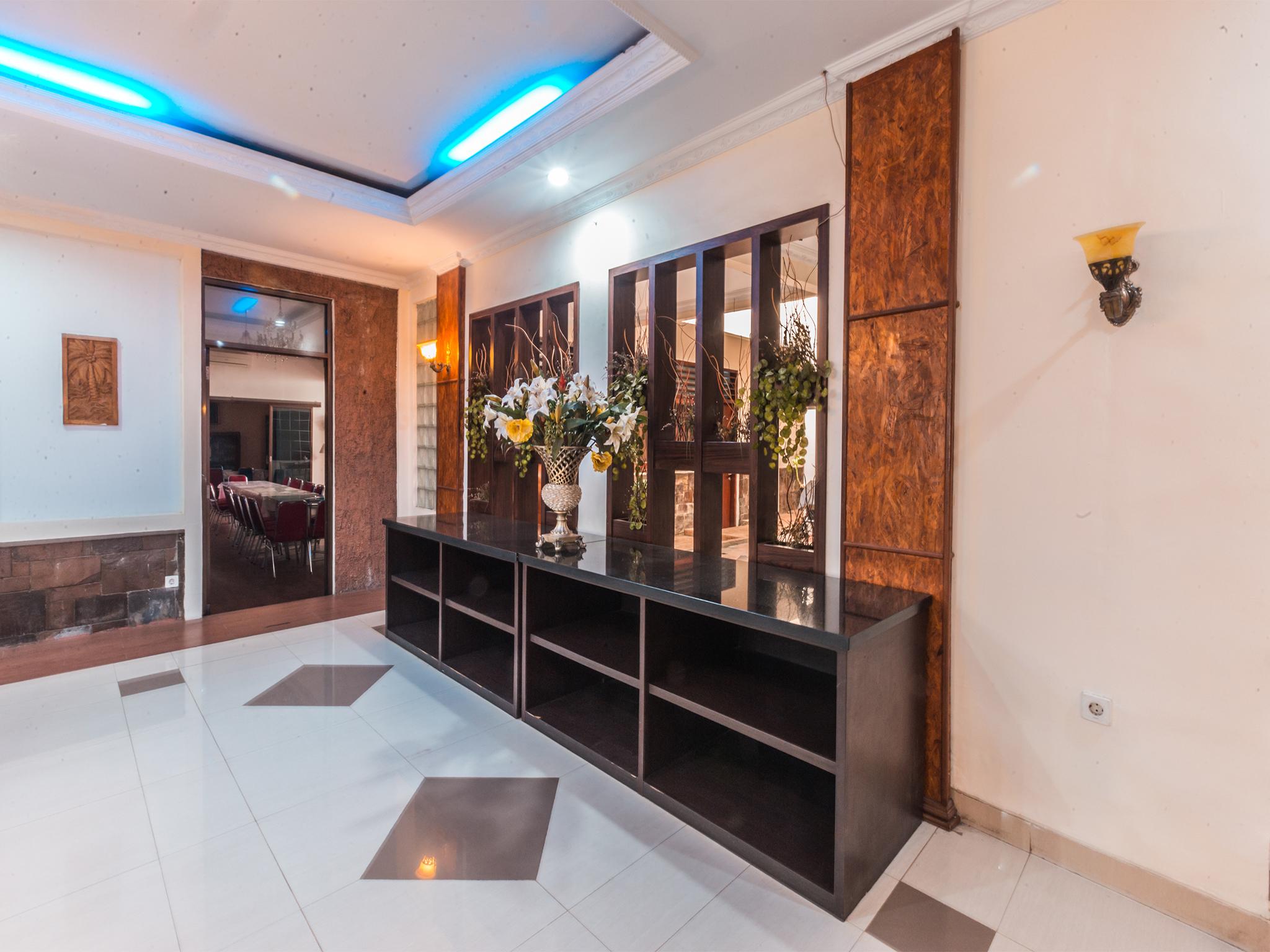 Oyo 1667 Wisma Lux Barkah Jacarta Exterior foto