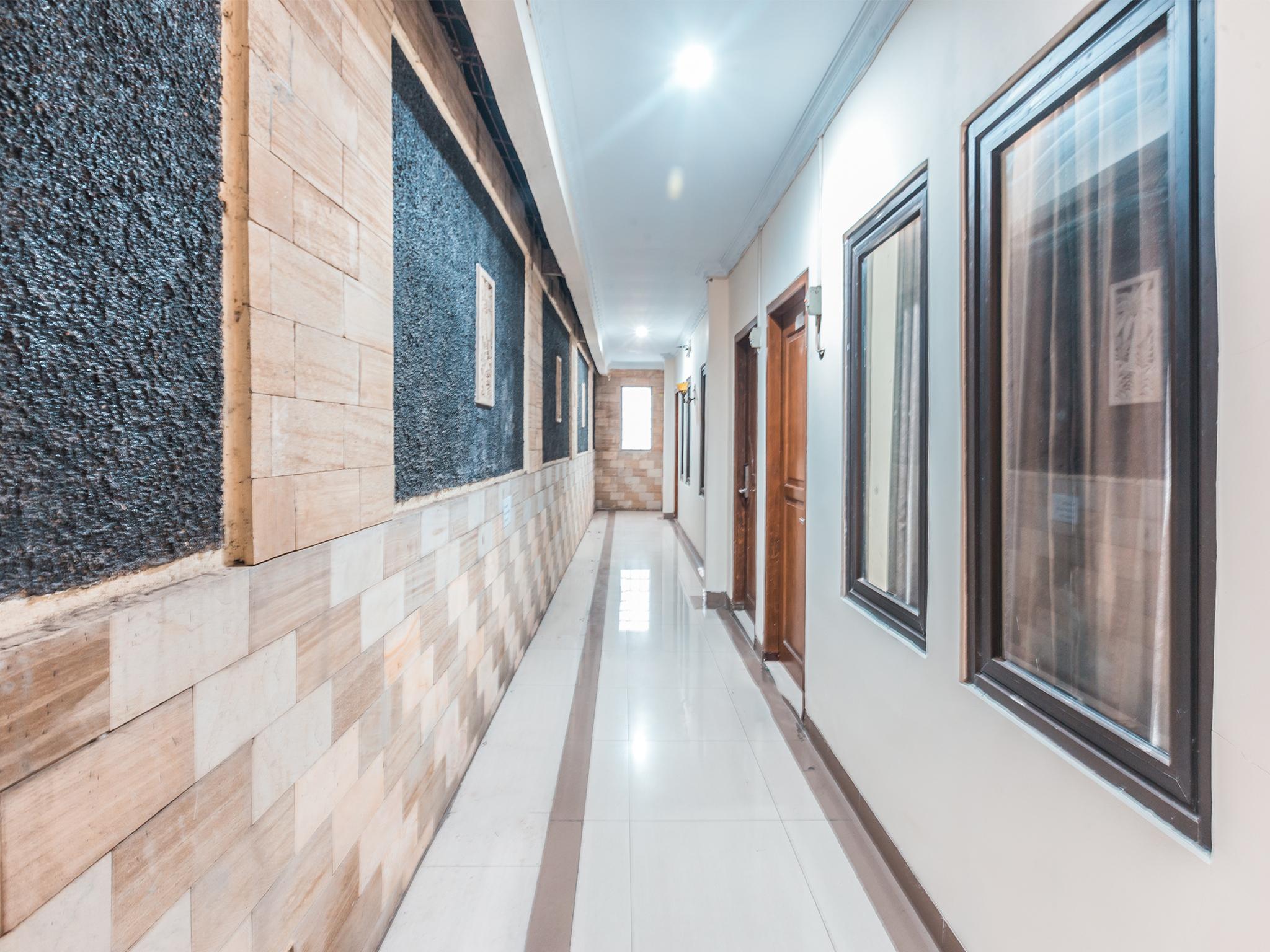 Oyo 1667 Wisma Lux Barkah Jacarta Exterior foto