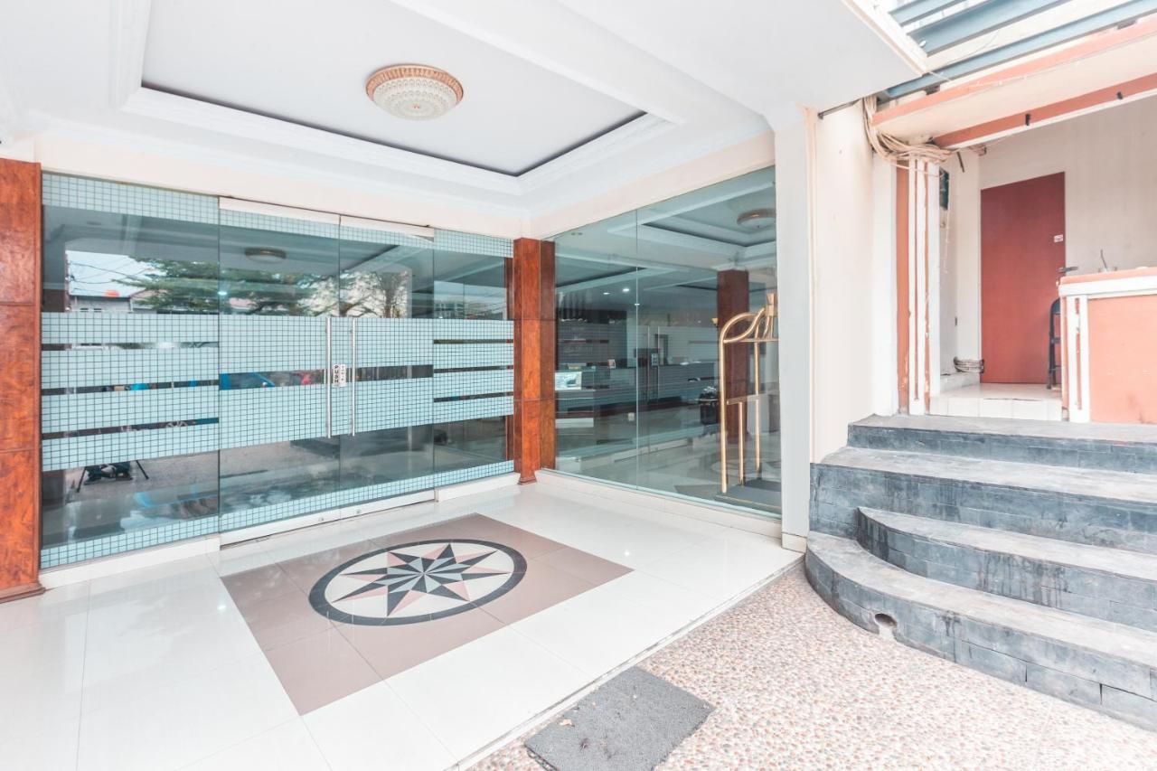 Oyo 1667 Wisma Lux Barkah Jacarta Exterior foto