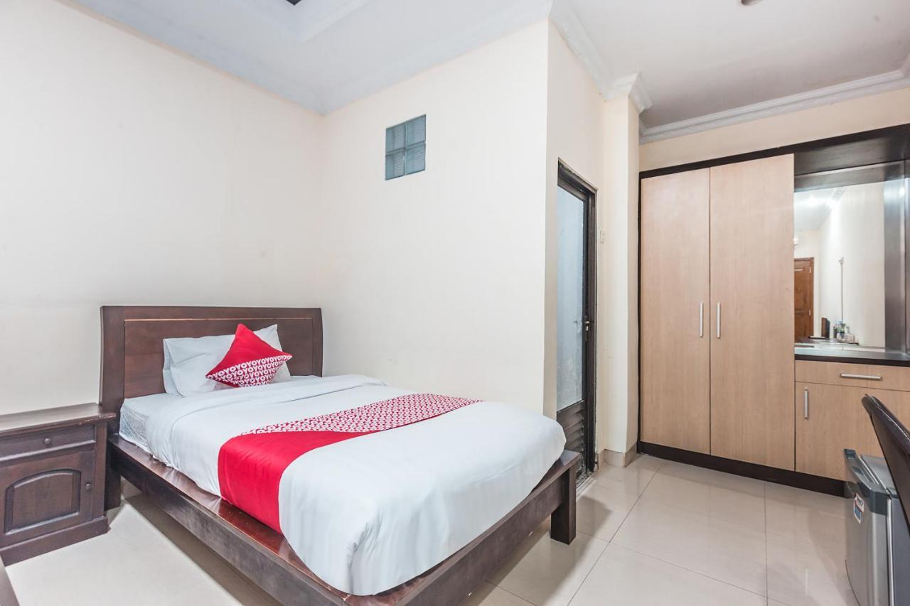 Oyo 1667 Wisma Lux Barkah Jacarta Quarto foto