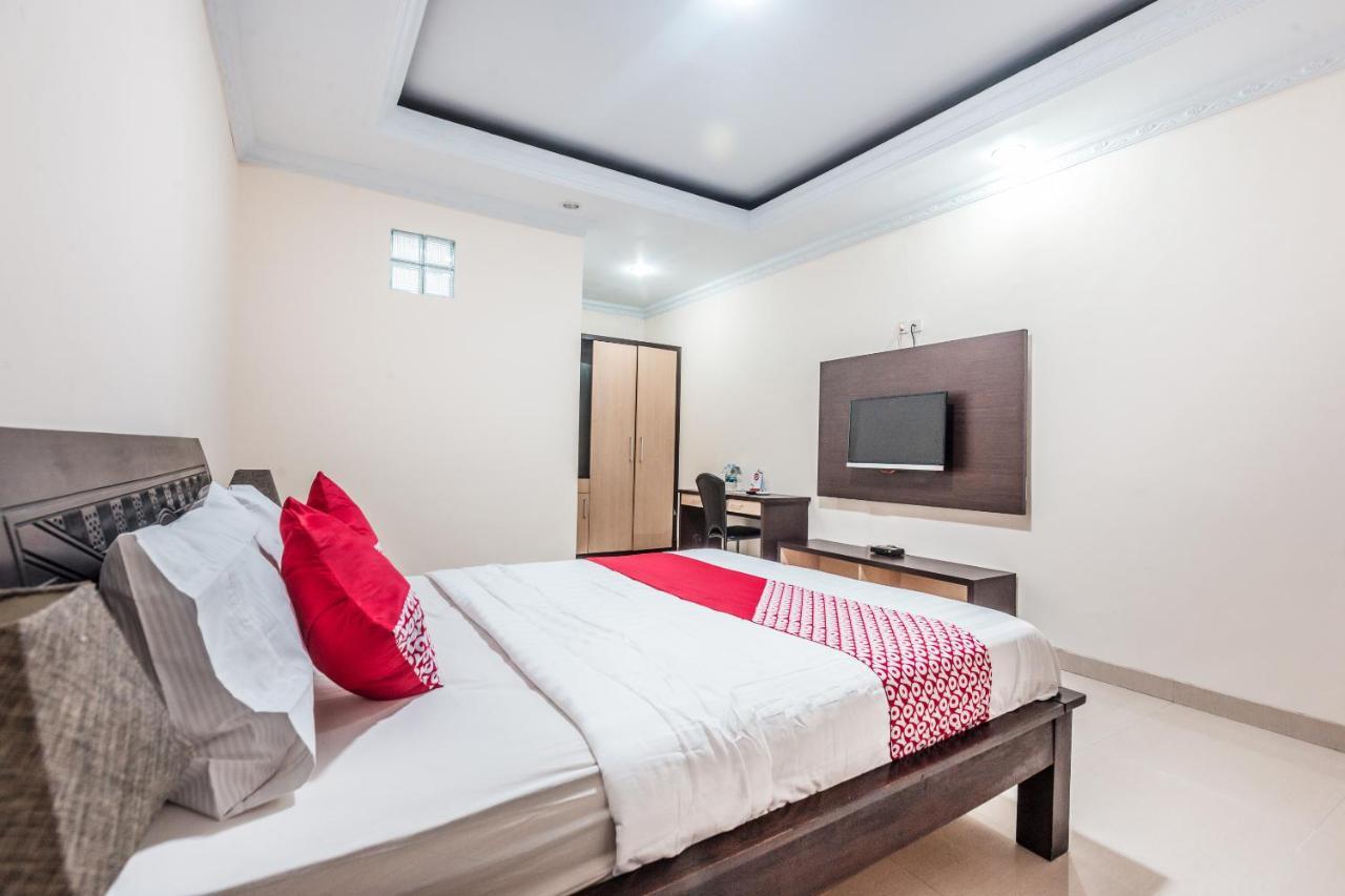 Oyo 1667 Wisma Lux Barkah Jacarta Quarto foto