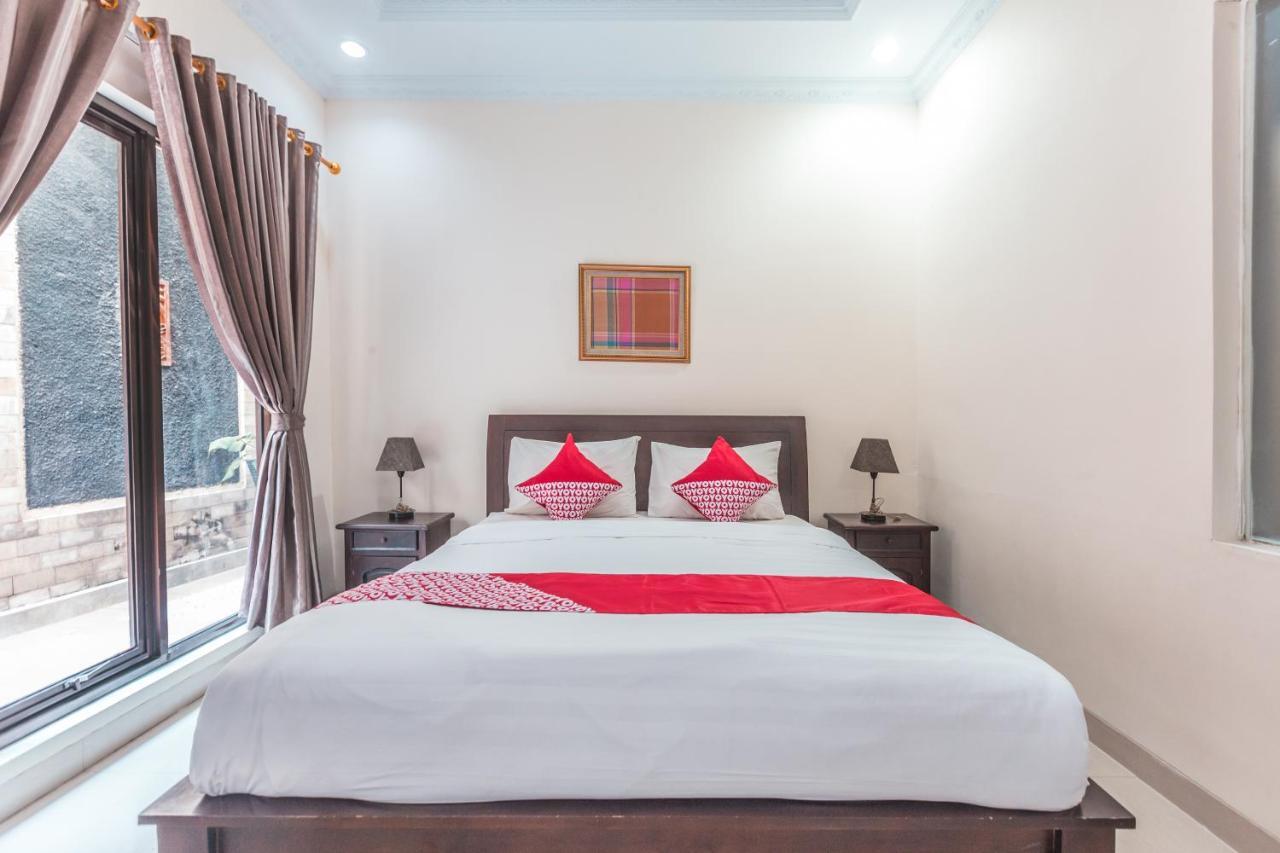 Oyo 1667 Wisma Lux Barkah Jacarta Quarto foto