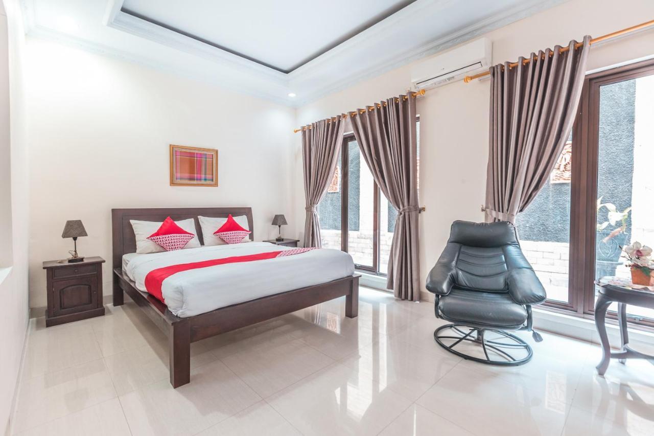 Oyo 1667 Wisma Lux Barkah Jacarta Exterior foto